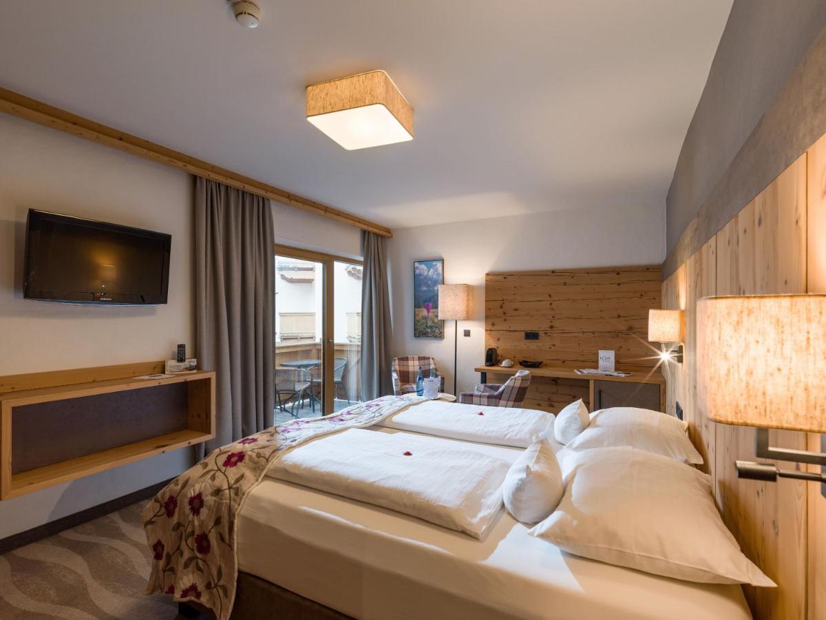 Hotel & Spa Sonne 4 Sterne Superior キルヒベルク・イン・チロル エクステリア 写真