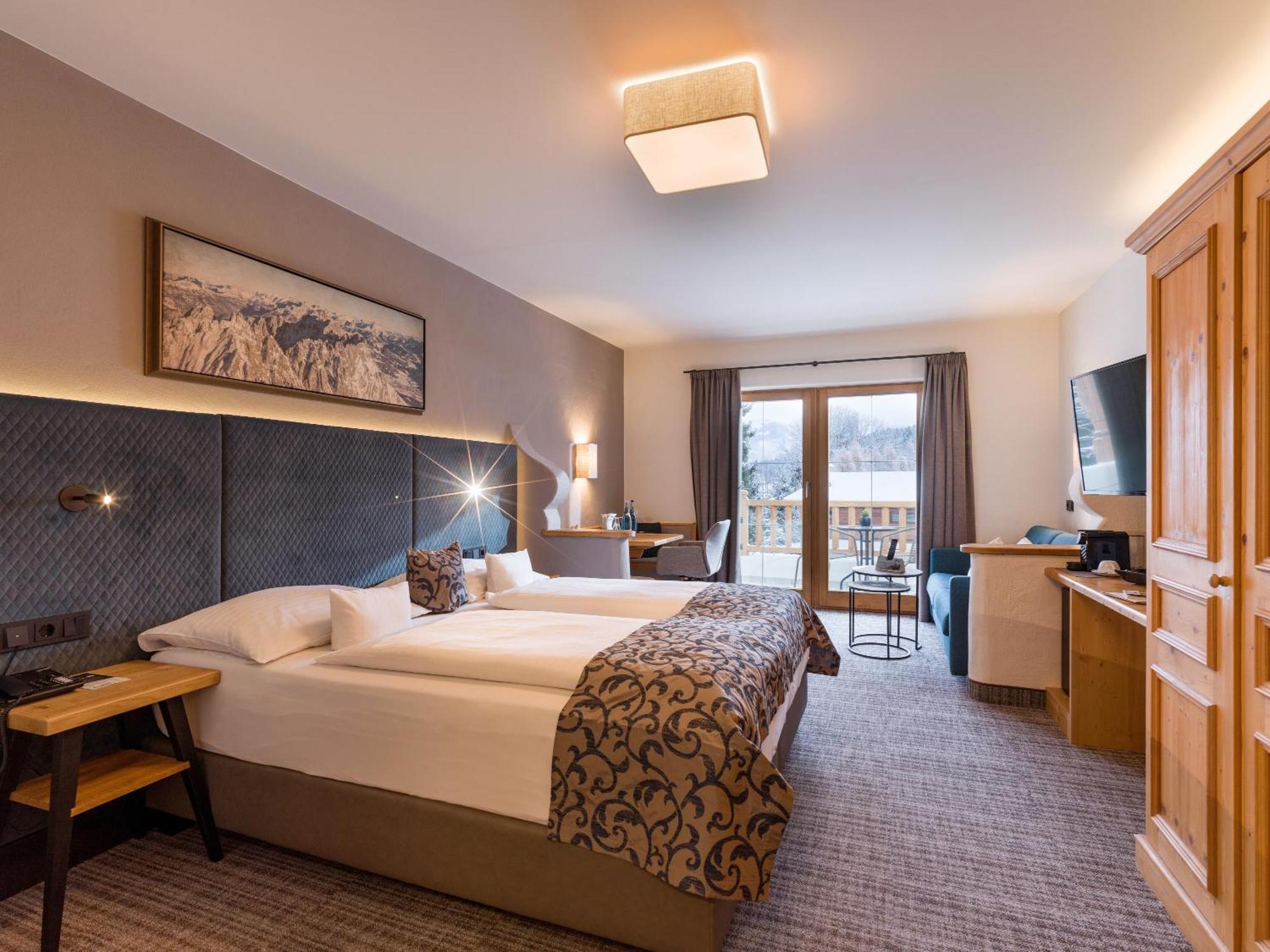 Hotel & Spa Sonne 4 Sterne Superior キルヒベルク・イン・チロル エクステリア 写真