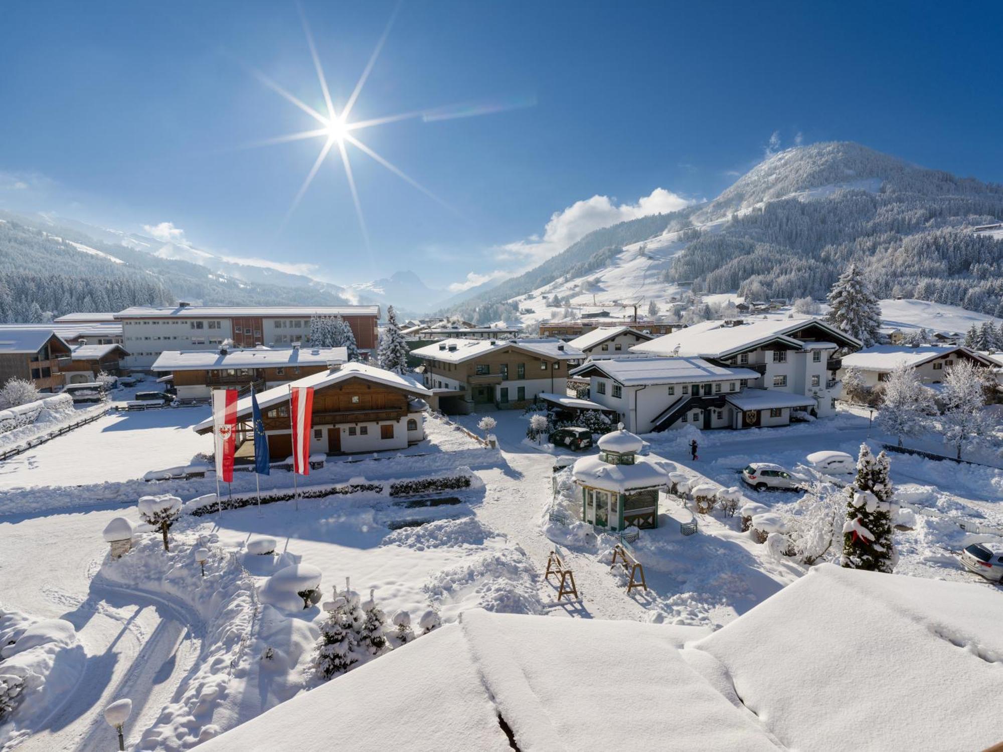 Hotel & Spa Sonne 4 Sterne Superior キルヒベルク・イン・チロル エクステリア 写真