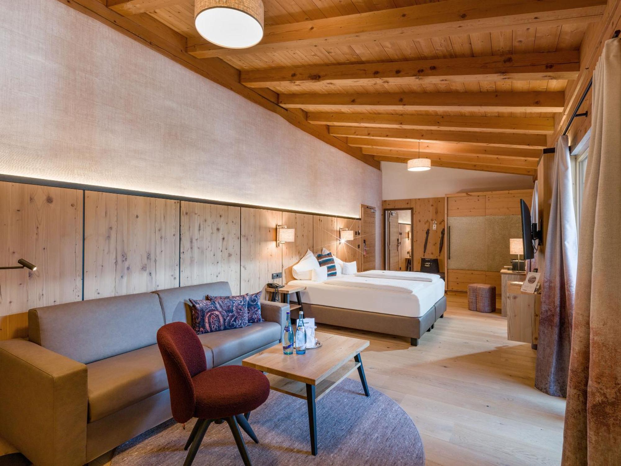 Hotel & Spa Sonne 4 Sterne Superior キルヒベルク・イン・チロル エクステリア 写真